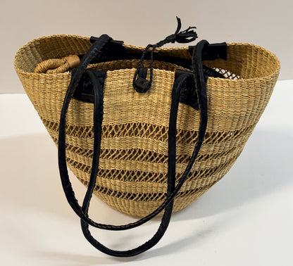 Handwoven Straw Handbag with Clasp