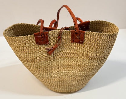 Handwoven Straw Handbag with Clasp